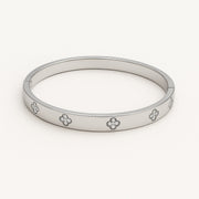 Radiance Clover Bangle (silver)